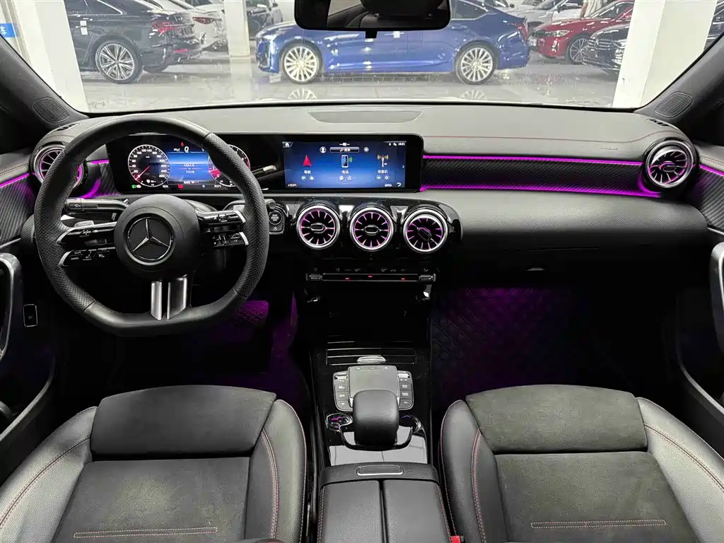 Mercedes-Benz A-Class 2024 A 200 L Fashion Edition фото 8