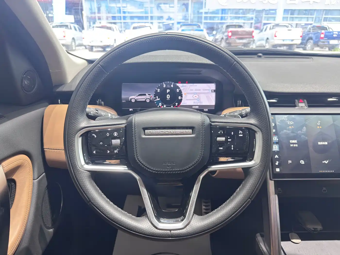 Land Rover Discovery Sport 2024 Luxury Custom Edition фото 8