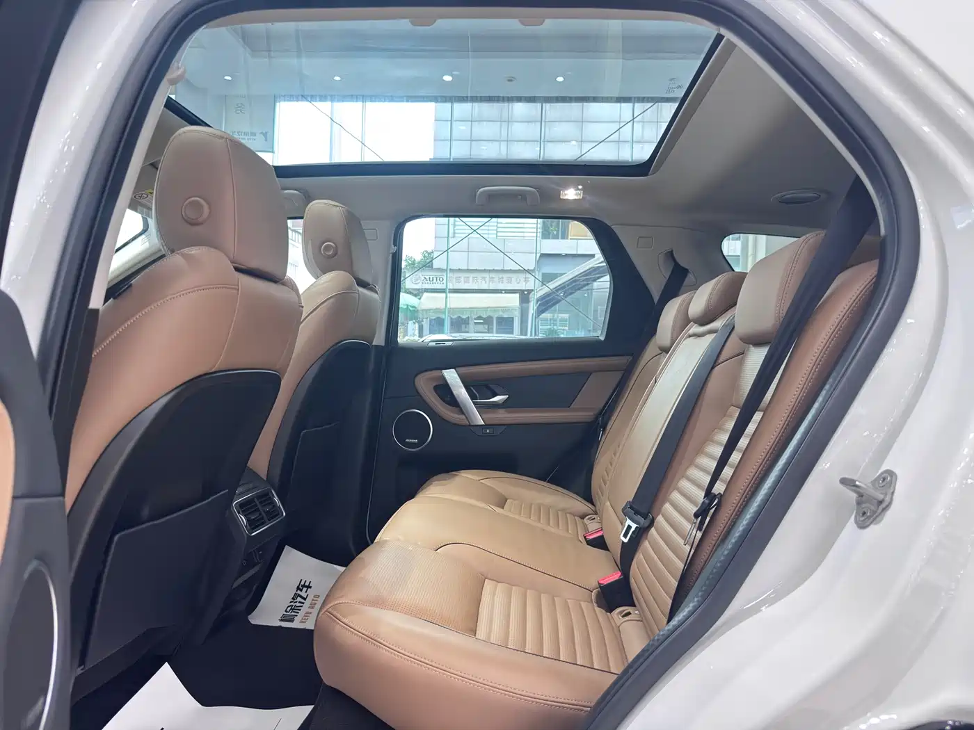 Land Rover Discovery Sport 2024 Luxury Custom Edition фото 11