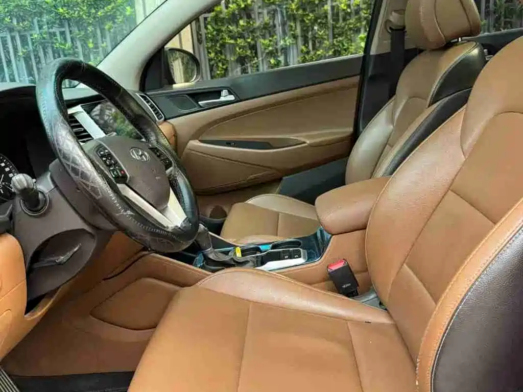 Hyundai Tucson 2015 1.6T Dual Clutch 2WD Smart фото 9