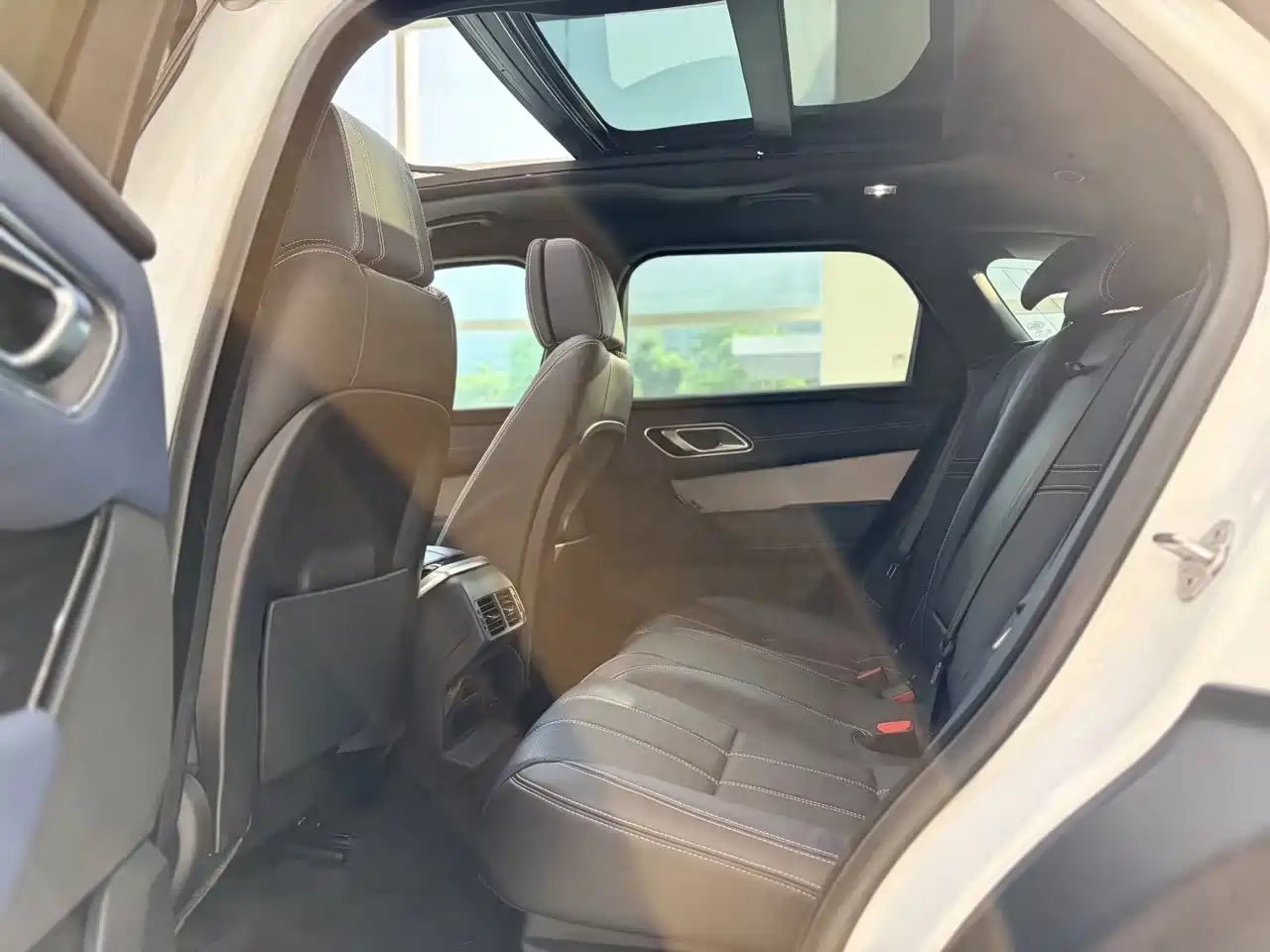 Land Rover Range Rover Velar 2023 2023 250PS Gloss Black Collector's Edition