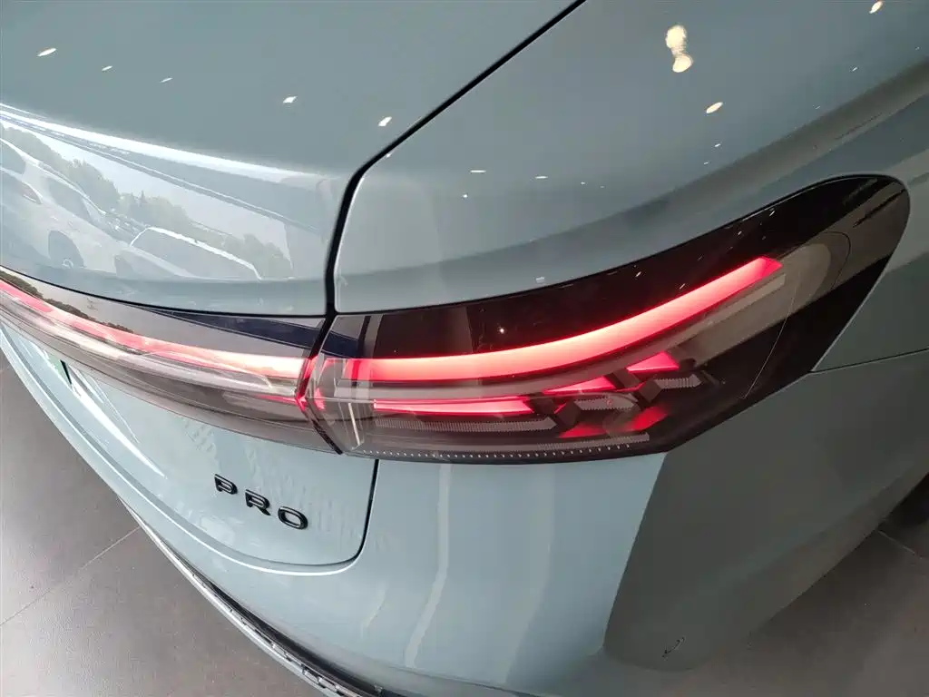 Volkswagen Passat 2025 Model Pro 380TSI Starlight Dragon Premium Edition фото 8