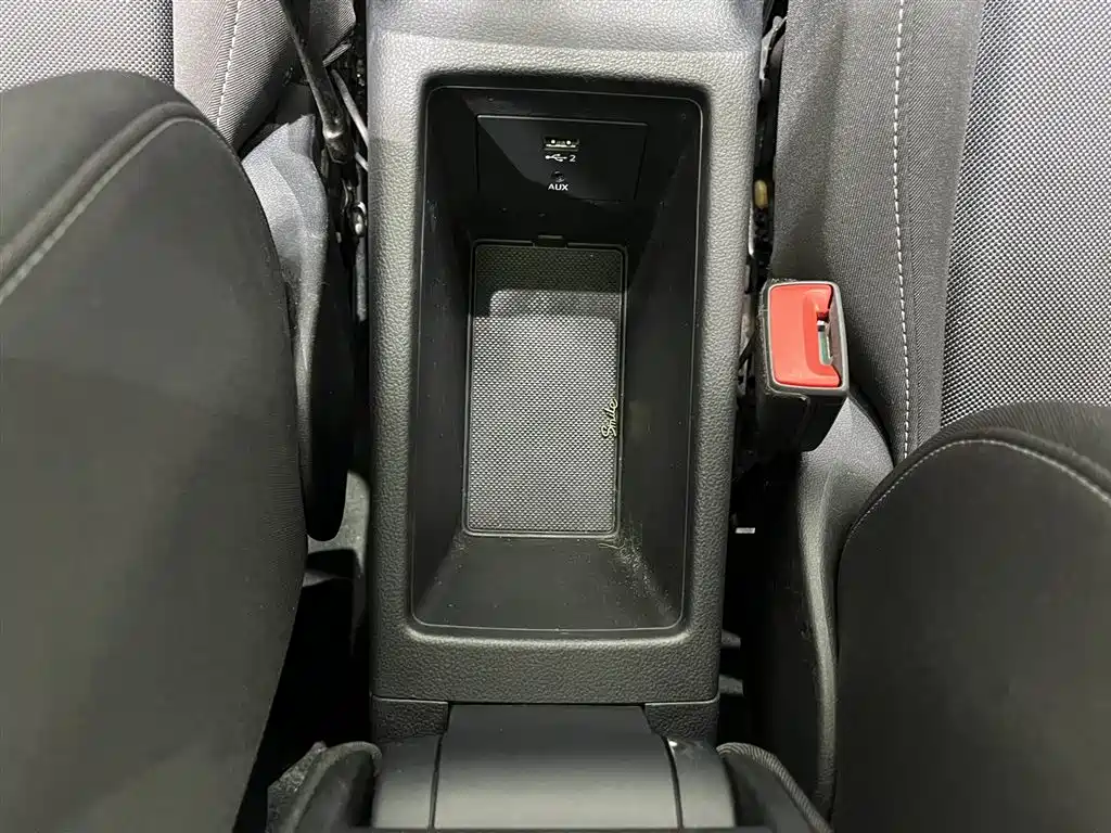 Audi Q2L 2018 35 TFSI Launch Exclusive Edition China VI фото 19