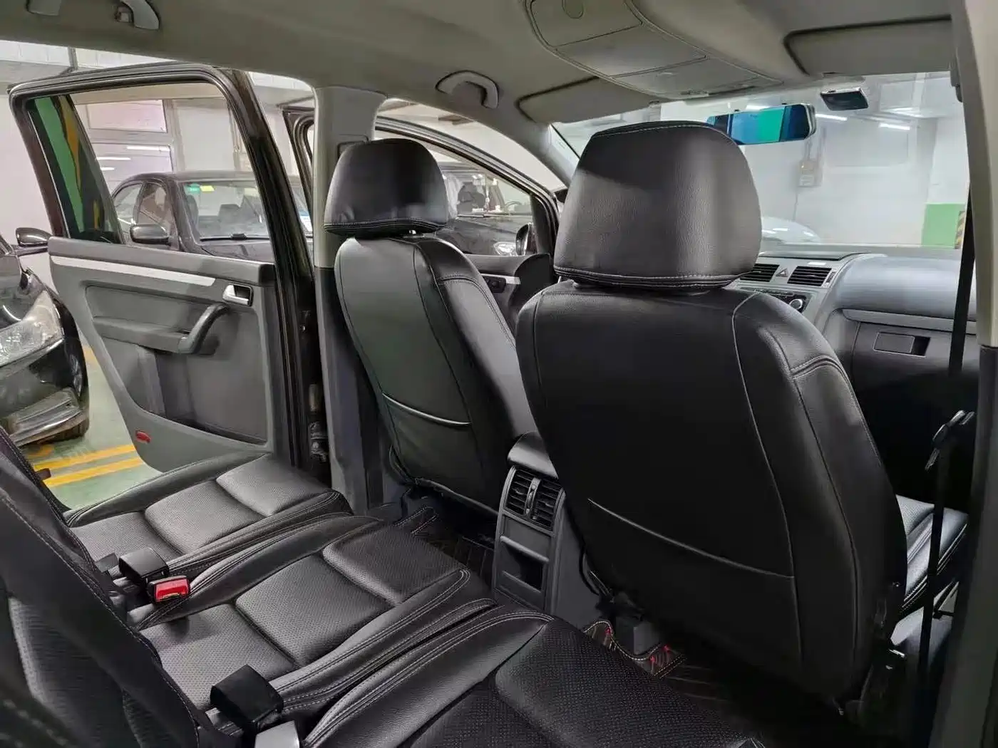 Volkswagen Touran 2013 1.4T Manual Trend 5-seater фото 5