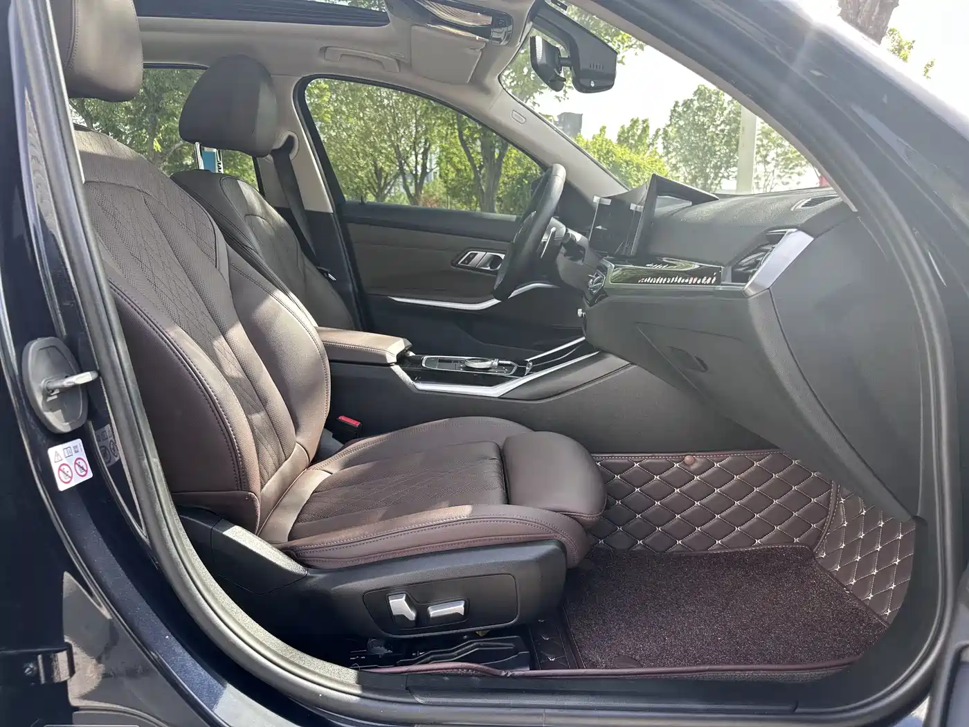 BMW 3 Series 2023 320Li M Sport Package фото 8