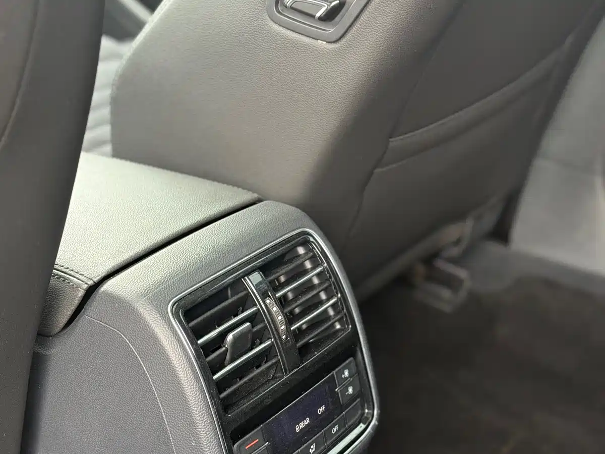Volkswagen Magotan 2018 330TSI DSG Premium фото 8