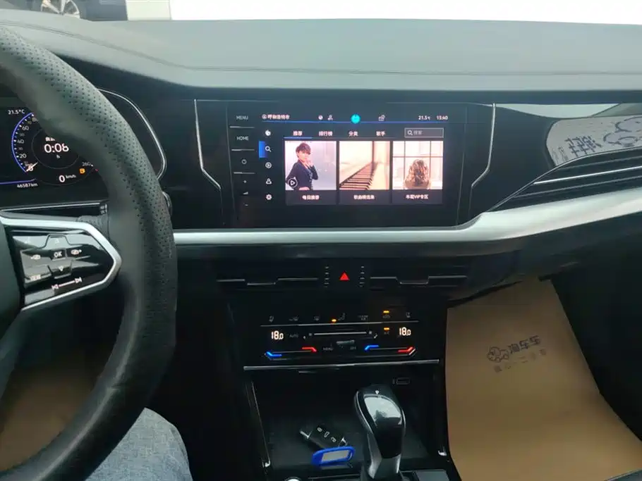 Volkswagen Passat 2023 330TSI Luxury Edition фото 13