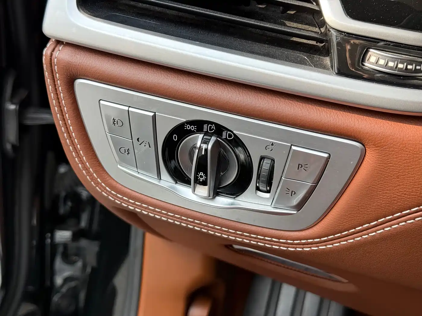 BMW 7 Series 2017 M760Li xDrive Excellence Luxury фото 16
