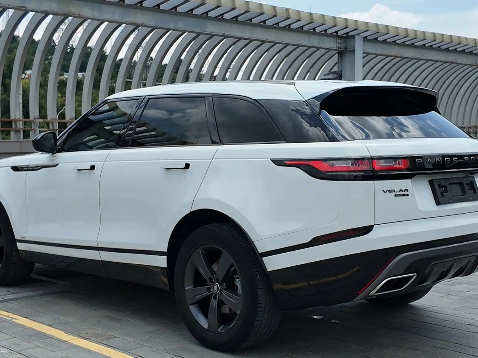 Фото 13 - Land Rover Range Rover Velar