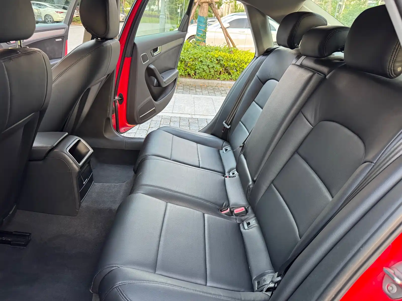Фото 10 - Audi A4L