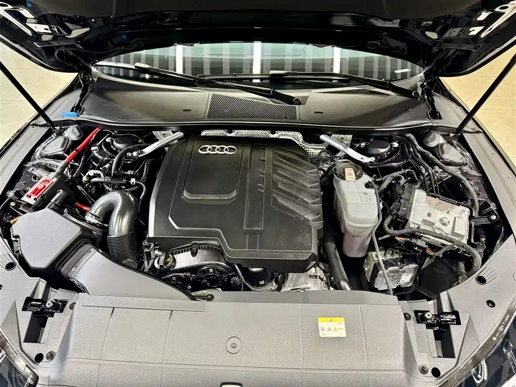 AUDI A7L