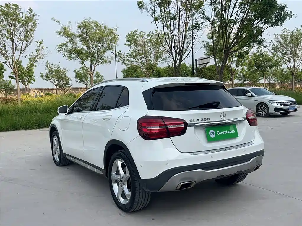Mercedes-Benz GLA 2018 GLA 200 Dynamic фото 21
