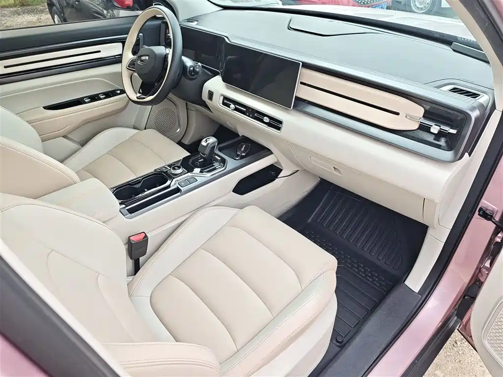 Geely ICON 2022 2023 Model 1.5TD Chocolate Deluxe Edition