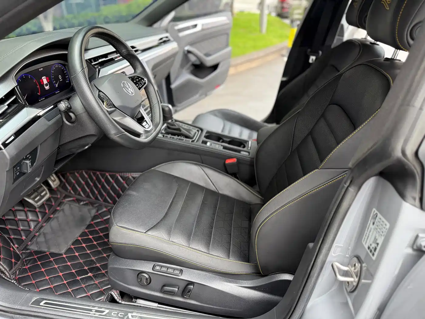 Volkswagen FAW-Volkswagen CC 2023 380TSI Eye-catching Edition фото 4