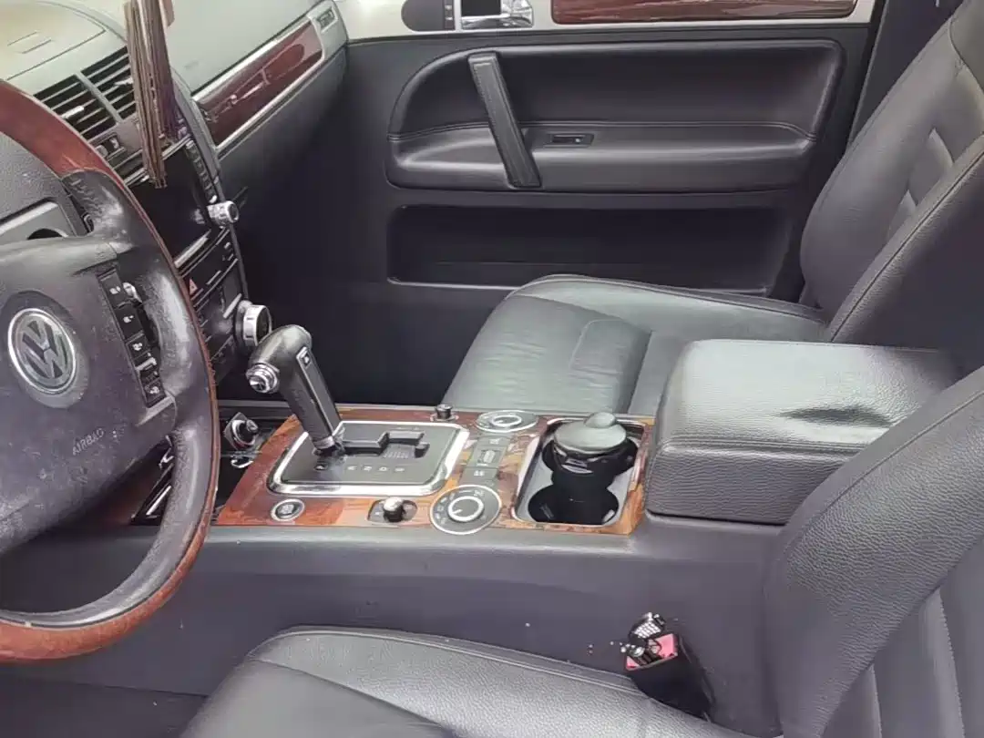 Volkswagen Touareg 2010 3.6 Limited Top Edition фото 2