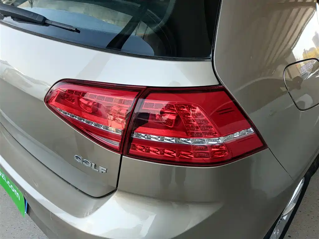 Volkswagen Golf 2016 1.6L Automatic Fashion фото 24