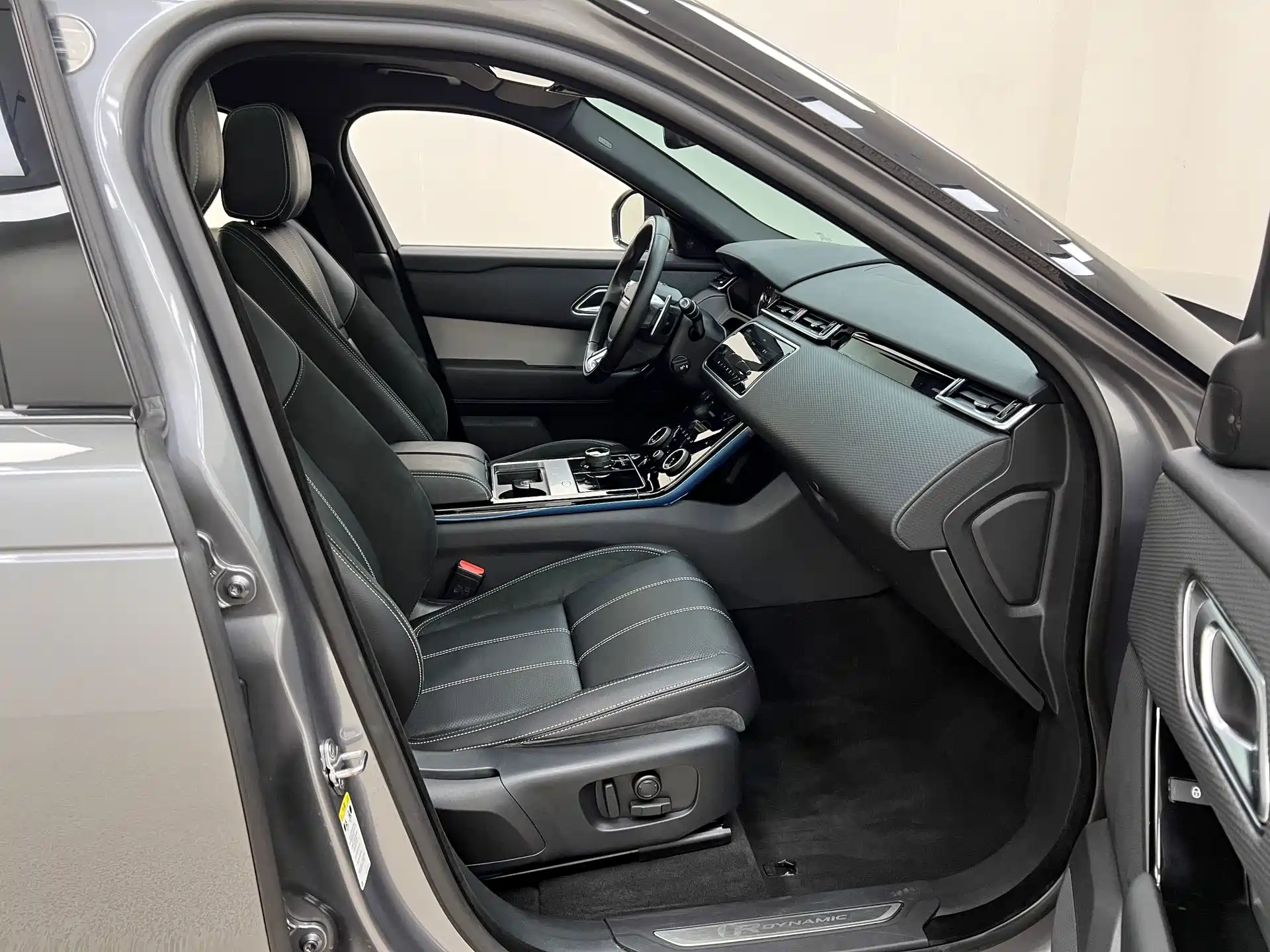 Фото 17 - Land Rover Range Rover Velar