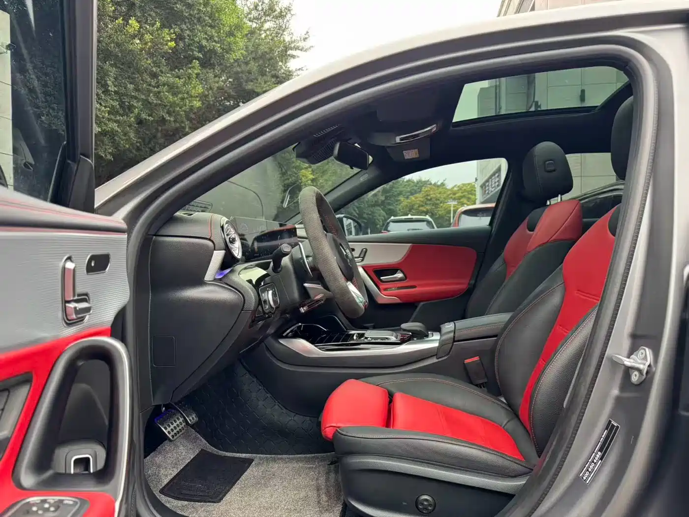 Mercedes-Benz A-Class AMG 2023 Model Year AMG A 35 L 4MATIC фото 5