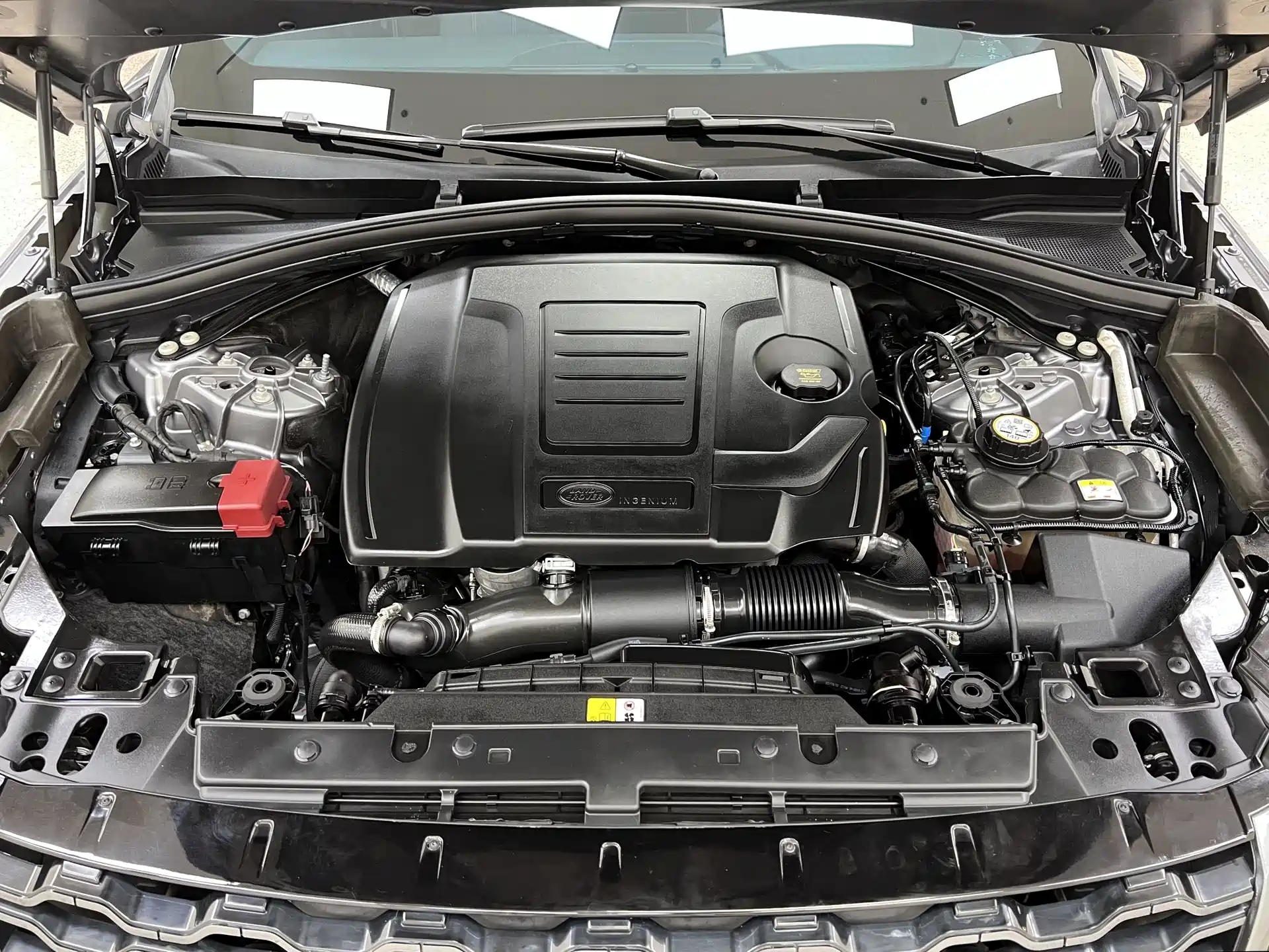 Фото 24 - Land Rover Range Rover Velar