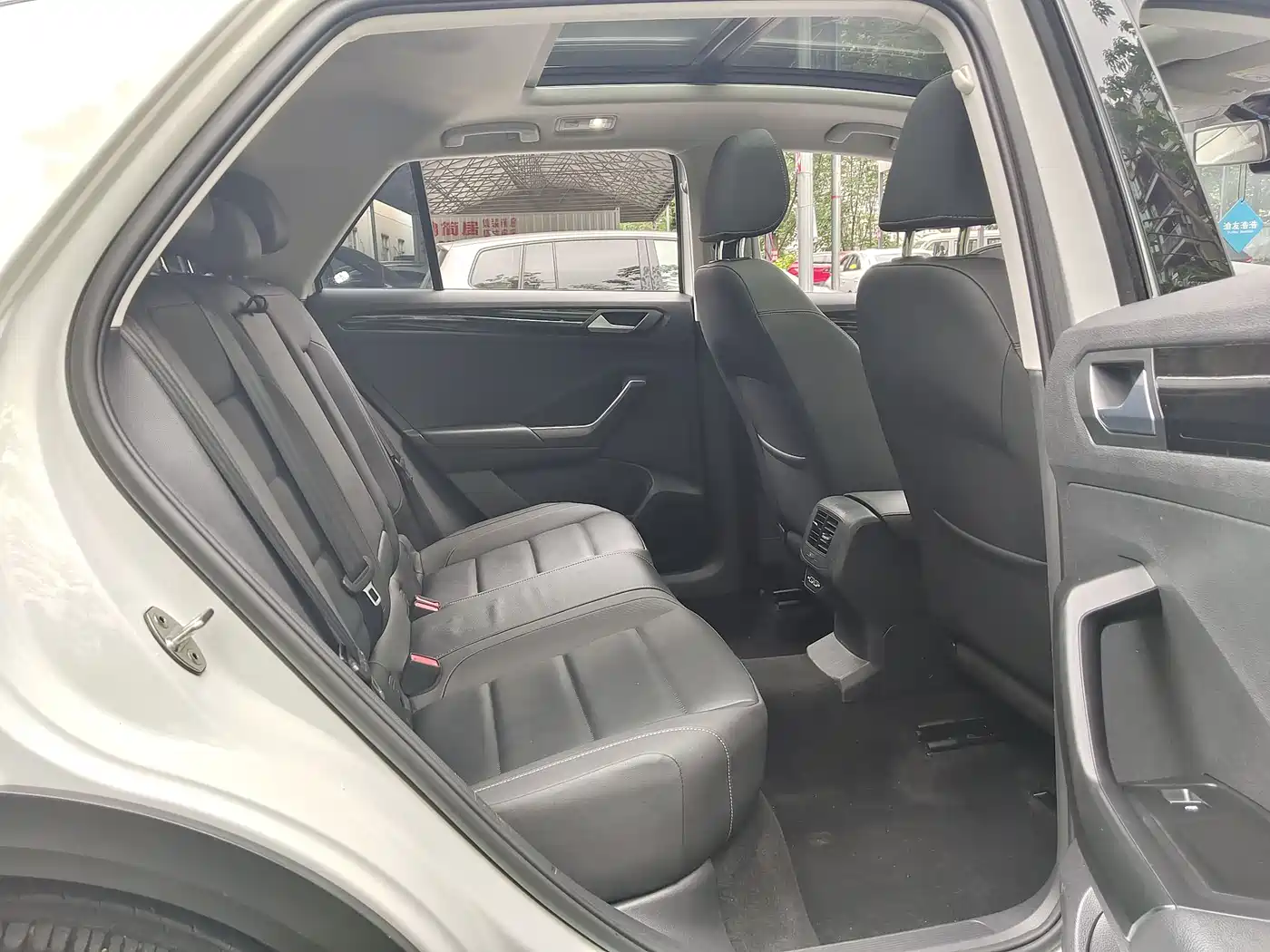 Volkswagen T-ROC 2021 280TSI DSG 2WD Comfort Smart Connect Edition фото 16