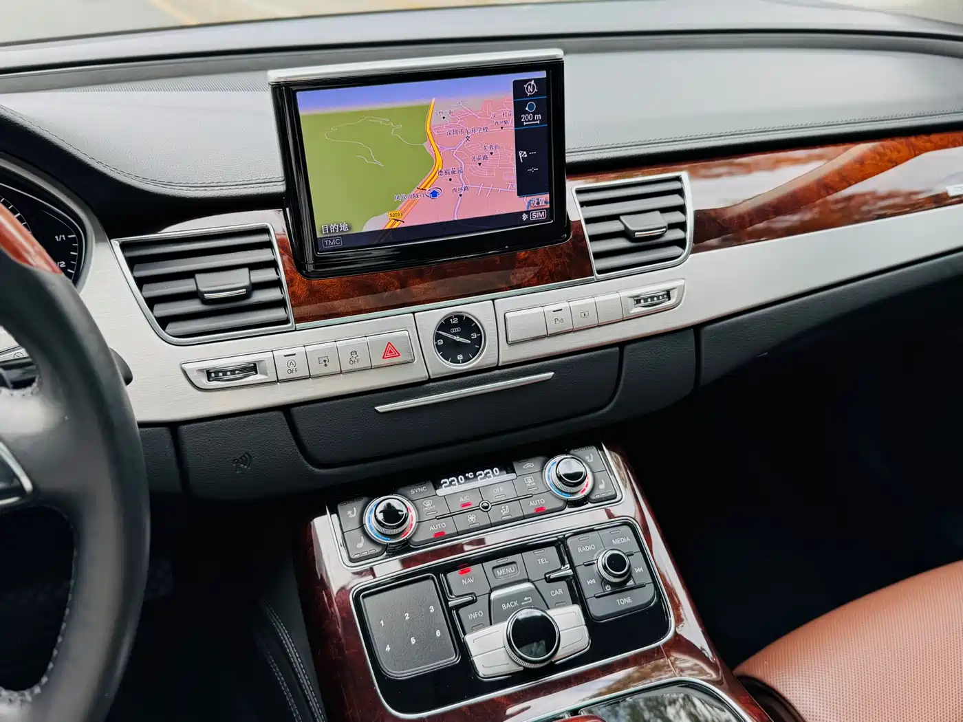 Audi A8 2013 A8L 45 TFSI quattro Exclusive фото 5