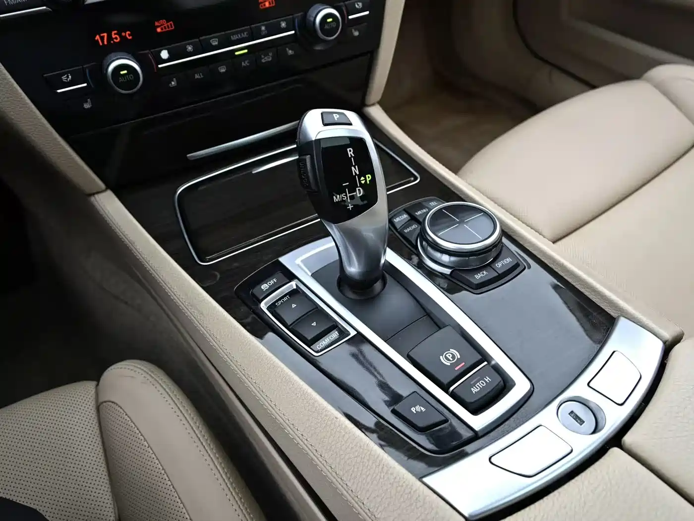 BMW 7 Series 2013 Model 740Li Leading фото 9