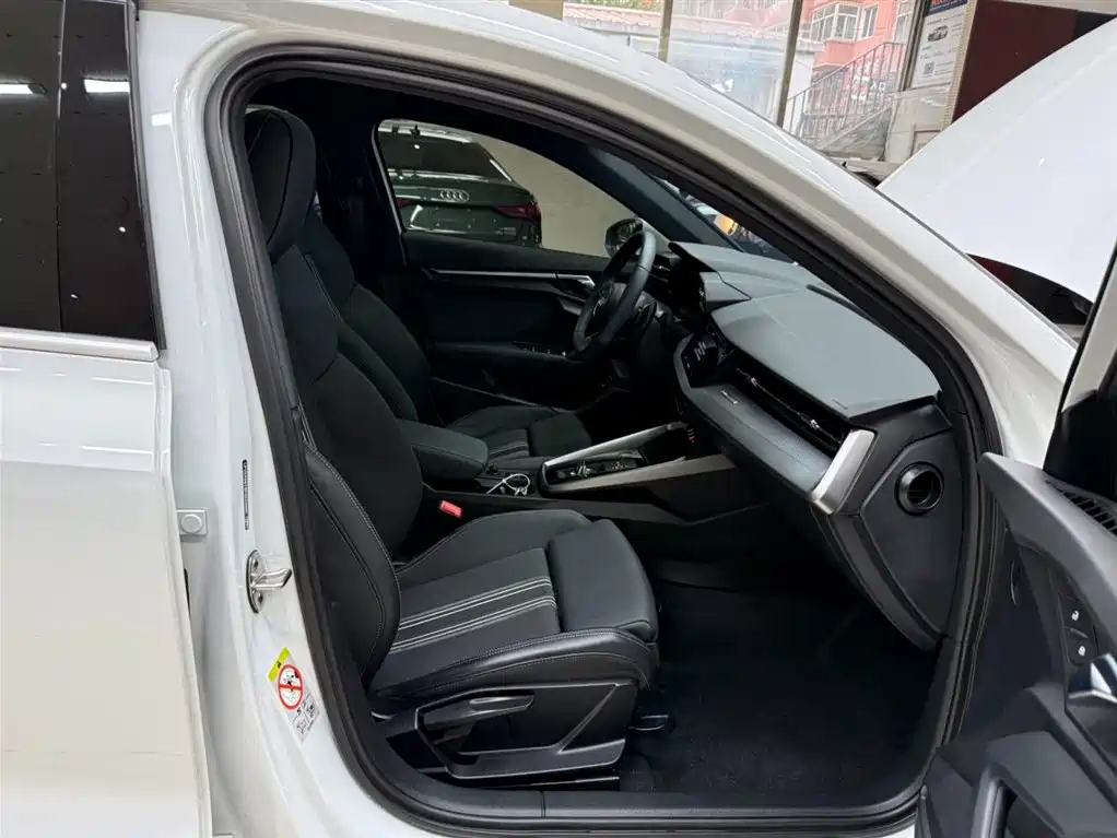 Audi A3 2023 Facelift A3L Limousine 35 TFSI Fashion Sport фото 18