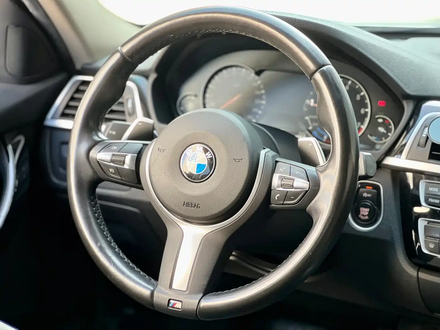 BMW 3 Series 2019 320Li M Luxury Package фото 18