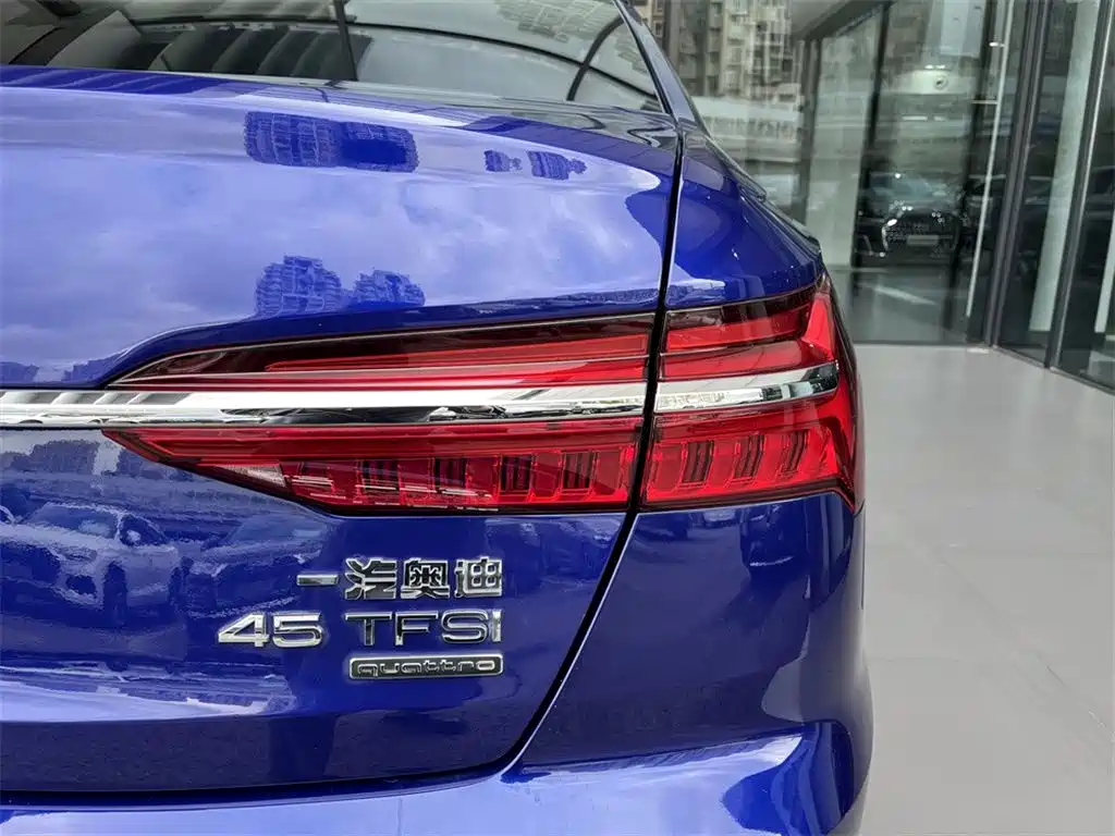 Audi A6L 2019 45 TFSI quattro Exclusive Elegance фото 12