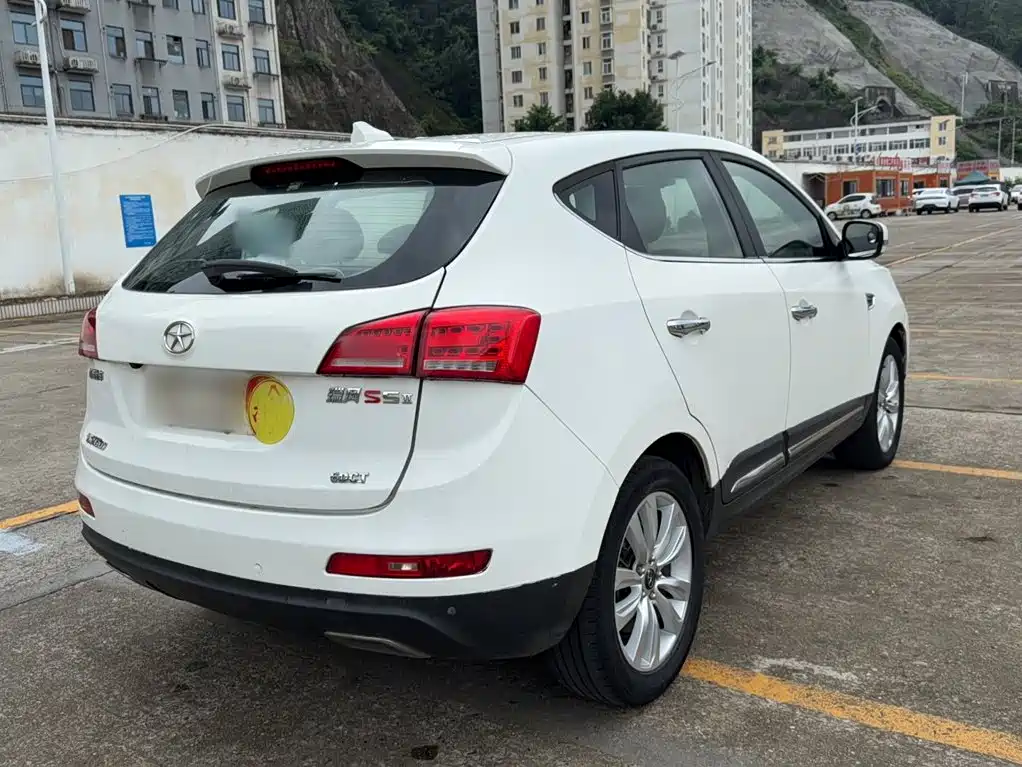 Фото 6 - JAC Refine S5