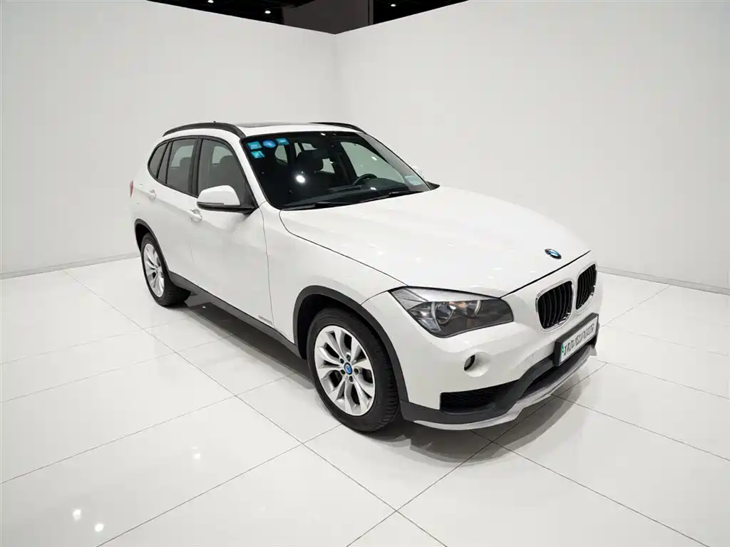 BMW X1 2014 sDrive18i Fashion Edition фото 4