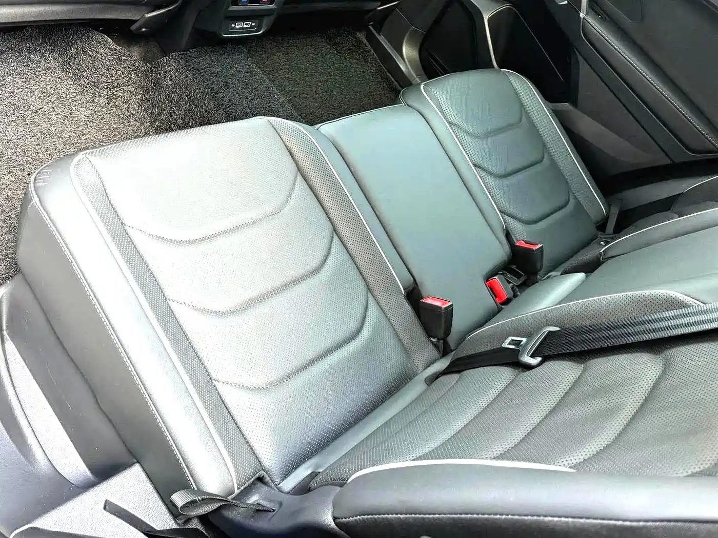Volkswagen Tiguan L 2021 330TSI Automatic 2WD R-Line Premium фото 12