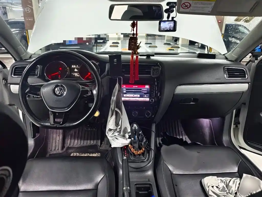 Volkswagen Sagitar 2015 230TSI Automatic Comfort фото 13