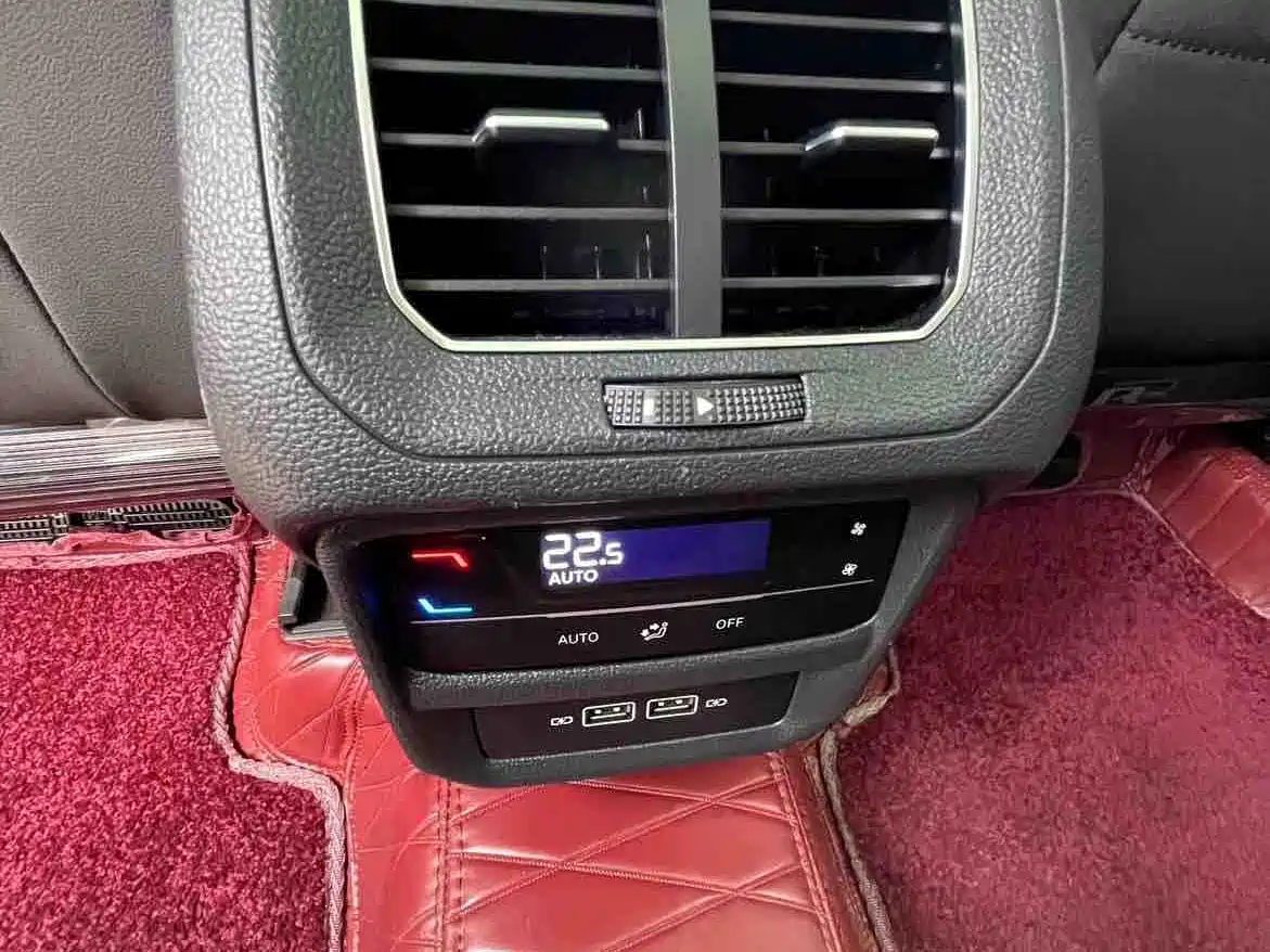 Volkswagen Tayron 2022 330TSI 2WD Luxury Smart Connect Edition фото 15