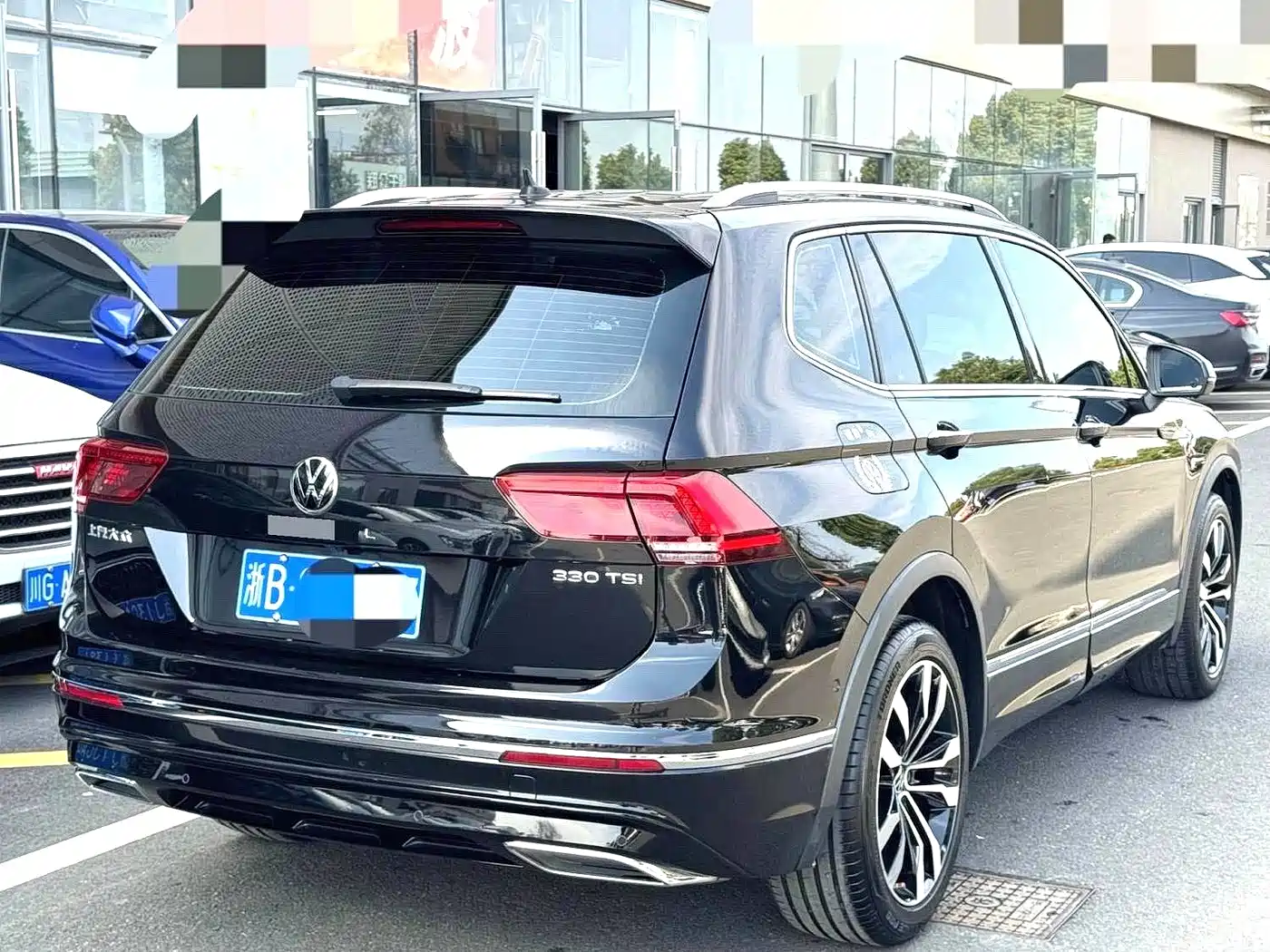 Volkswagen Tiguan L 2021 330TSI Automatic 2WD R-Line Premium фото 14