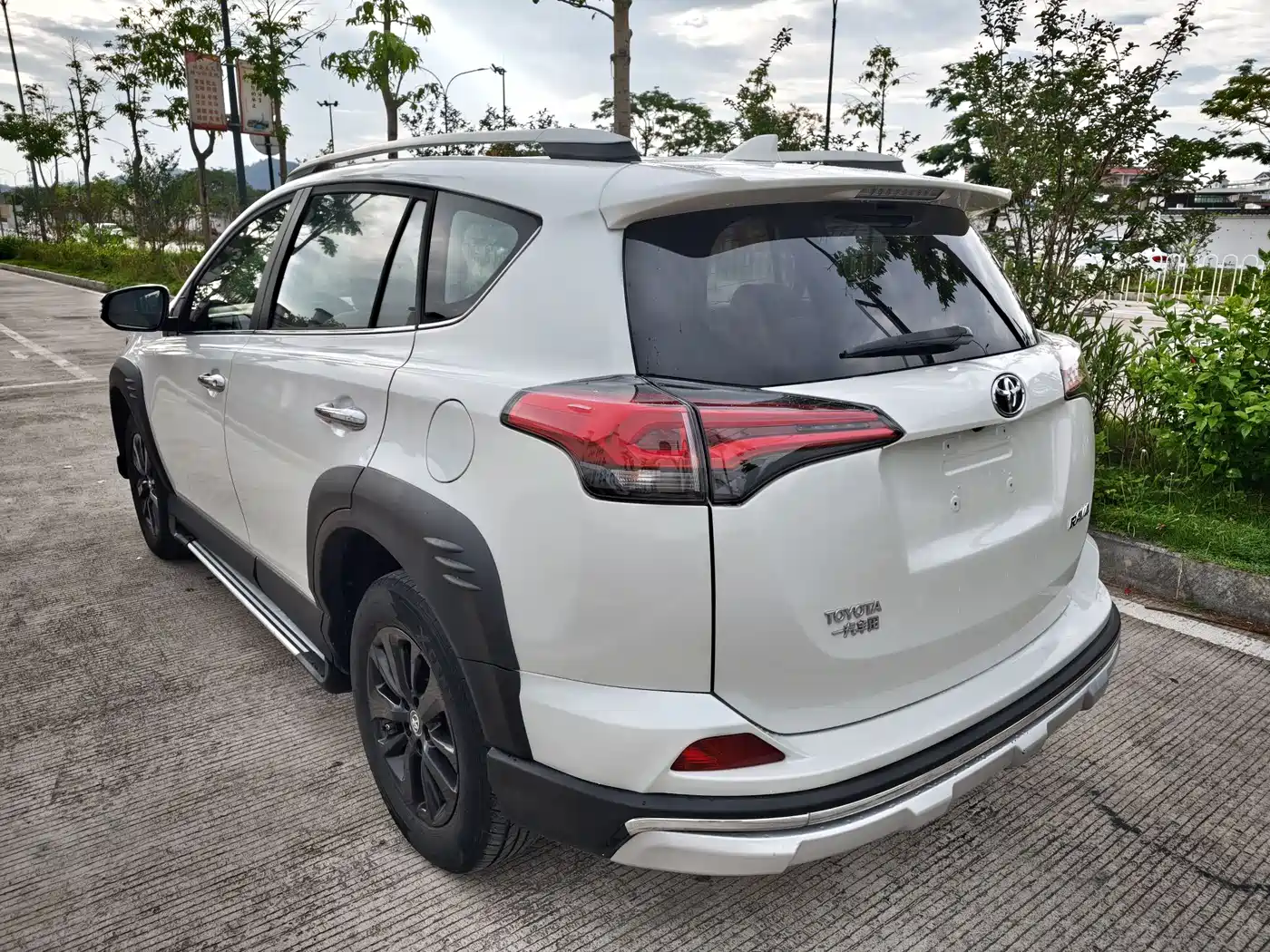 Toyota RAV4 Rongfang 2019 2.0L CVT 2WD Style X Limited Edition China VI фото 9