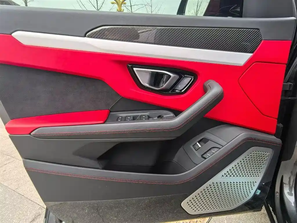 Lamborghini Urus 2018 4.0T V8 фото 5