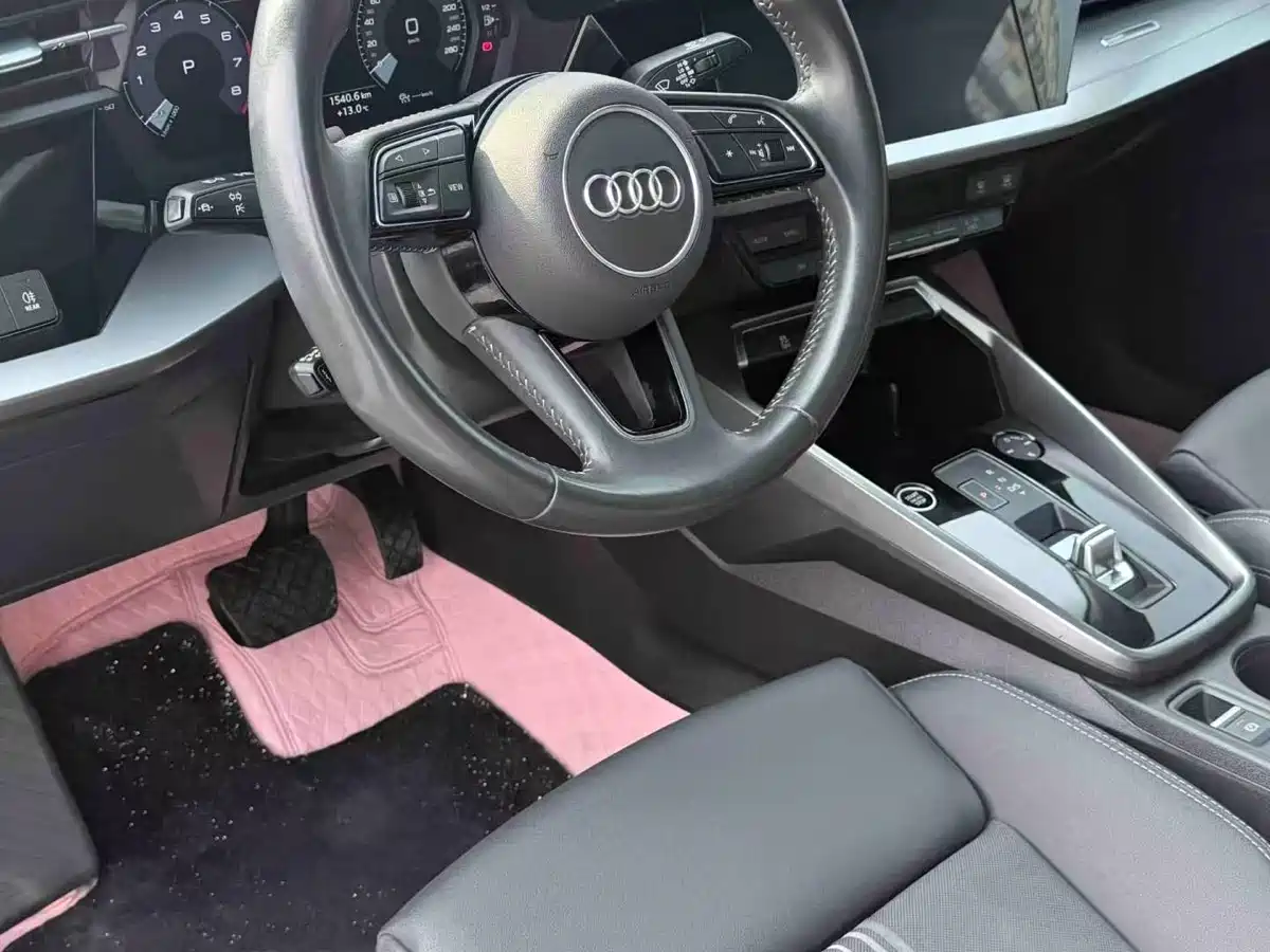 Audi A3 2023 Facelift A3L Limousine 35 TFSI Fashion Sport фото 3
