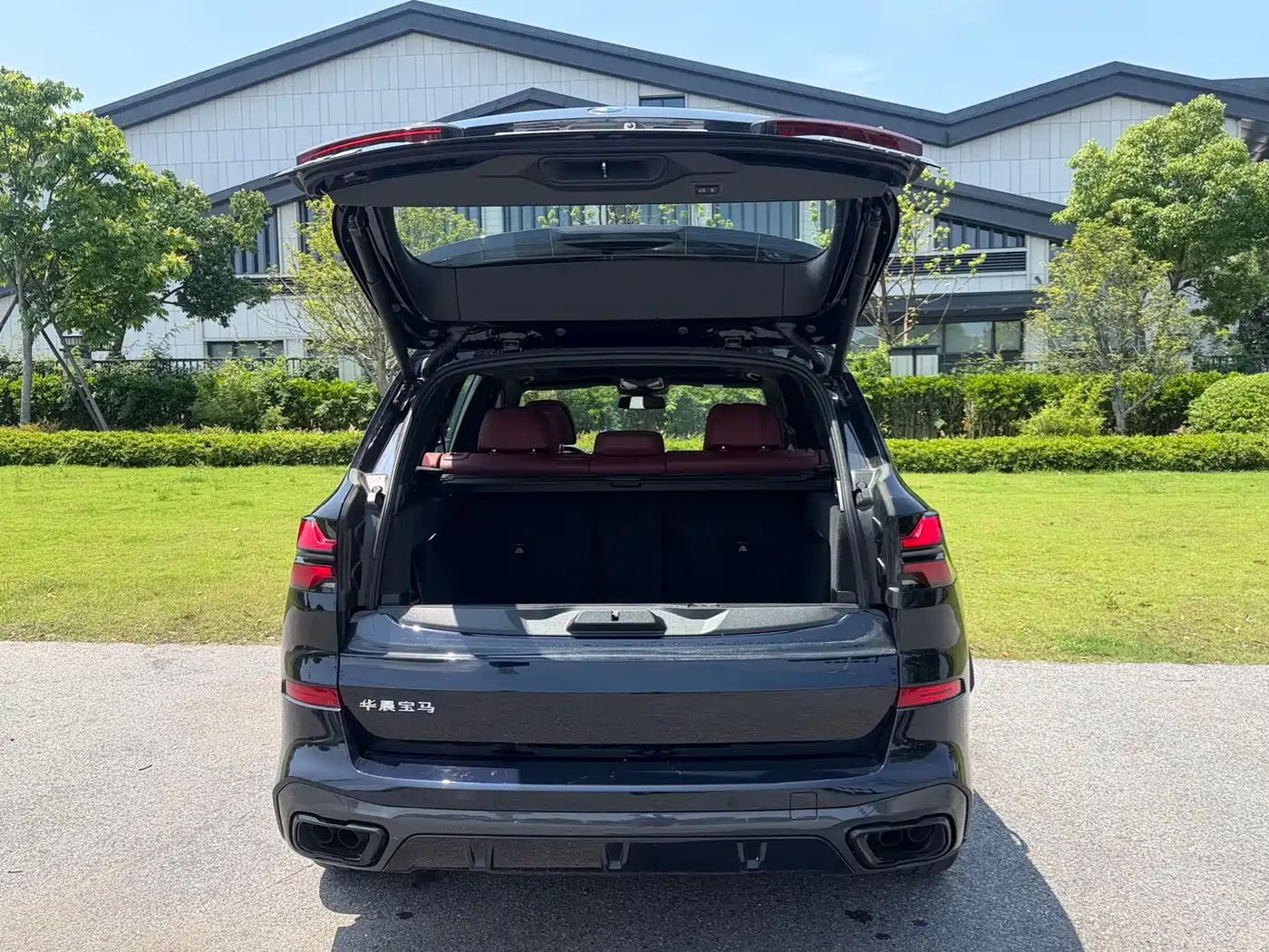 BMW X5 2025 Model xDrive 40Li M Sport Blackout Package фото 7