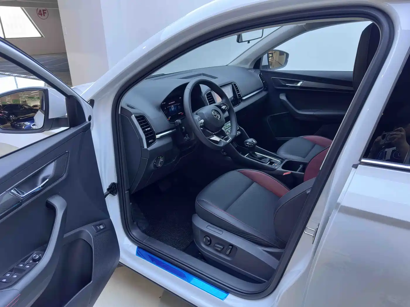 Škoda Karoq 2026 2022 TSI280 Luxury Edition