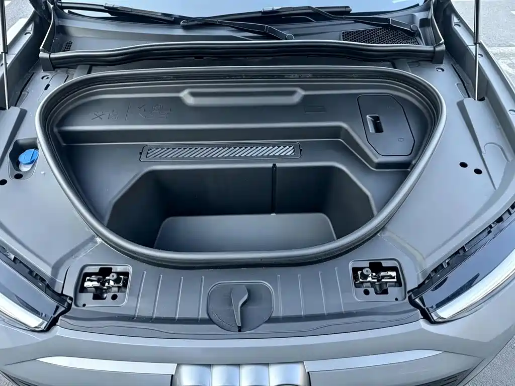 Фото 3 - Audi Q6L e-tron