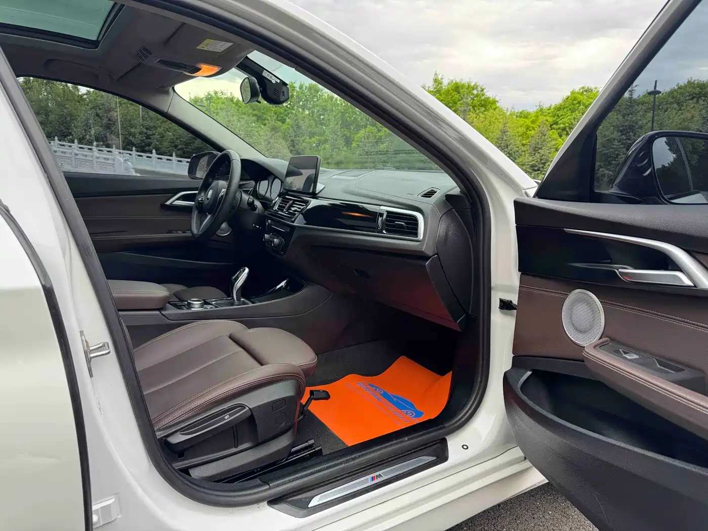 BMW 1 Series 2022 120i M Sport Shadow Edition фото 10