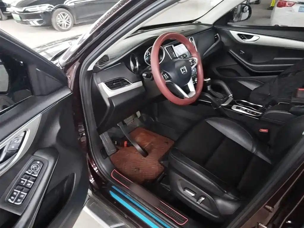 Zotye SR7 2016 2016 1.5T CVT Magic Cube Heart Edition China V