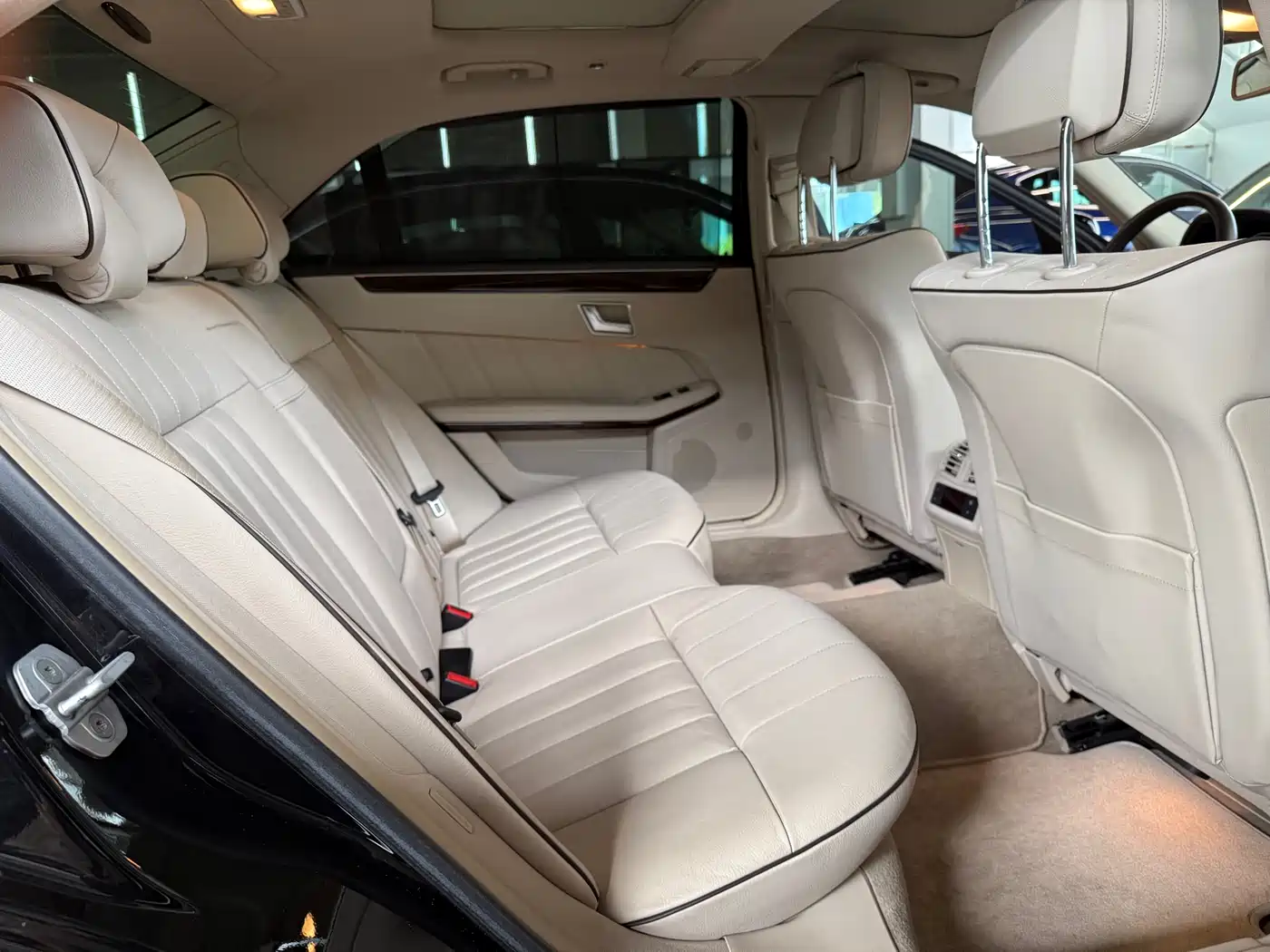 Mercedes-Benz E-Class 2015 E 320 L фото 8