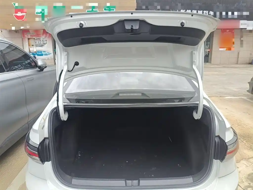 Volkswagen Lavida 2023 Xinrui 1.5L Auto Xinyi Edition фото 19