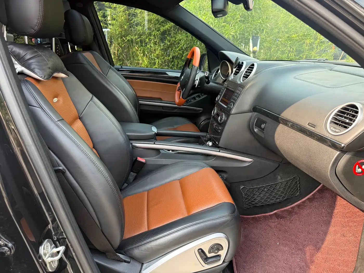 Mercedes-Benz M-Class AMG 2011 AMG ML 63 фото 14