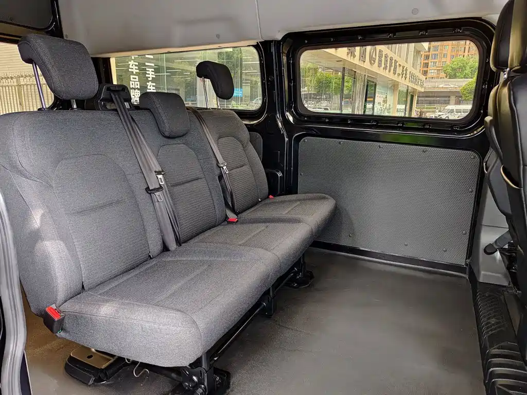 Ford Transit 2023 2023 Model 2.0T Diesel Automatic Multi-purpose Commercial Vehicle Medium Wheelbase Medium Roof 5/6 Seater