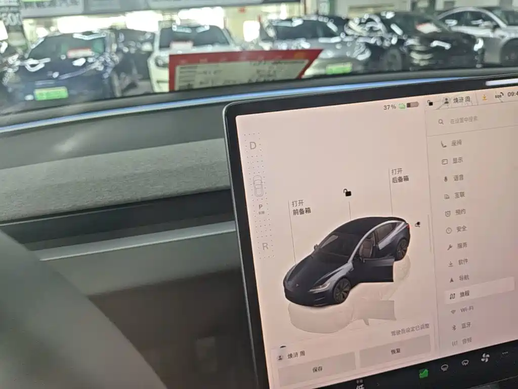 Фото 10 - Tesla Model 3