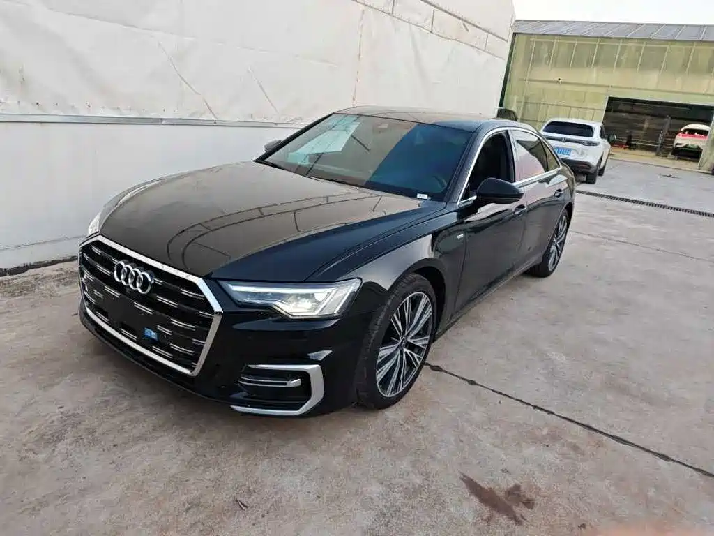 Фото 2 - Audi A6L