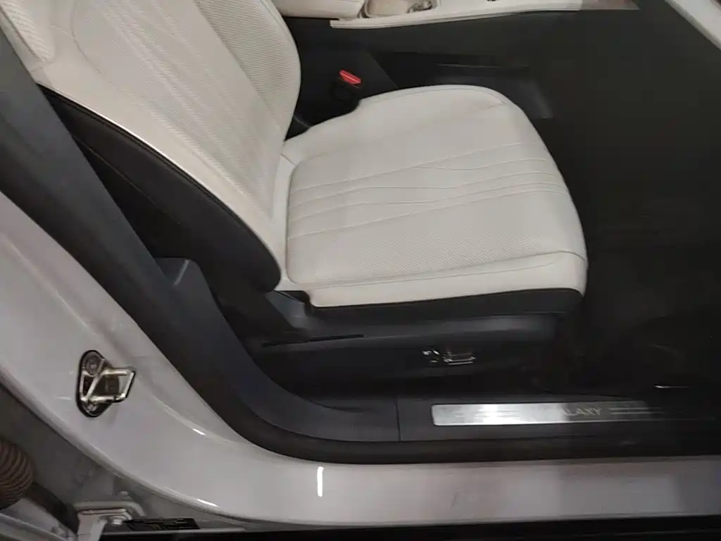 Geely Galaxy Galaxy E8 2024 2024 665km RWD Starship Voyager Edition